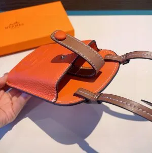 Hermès H – Mini sac bandoulière en cuir, pratique et tendance Hermes Accessoires