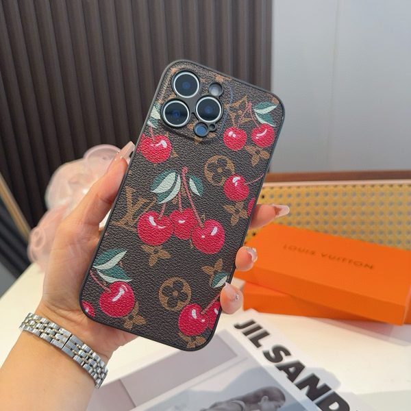 LV x Murakami – Coque Premium Cuir Perforé All-Inclusive | Motif Cerise Édition Limitée